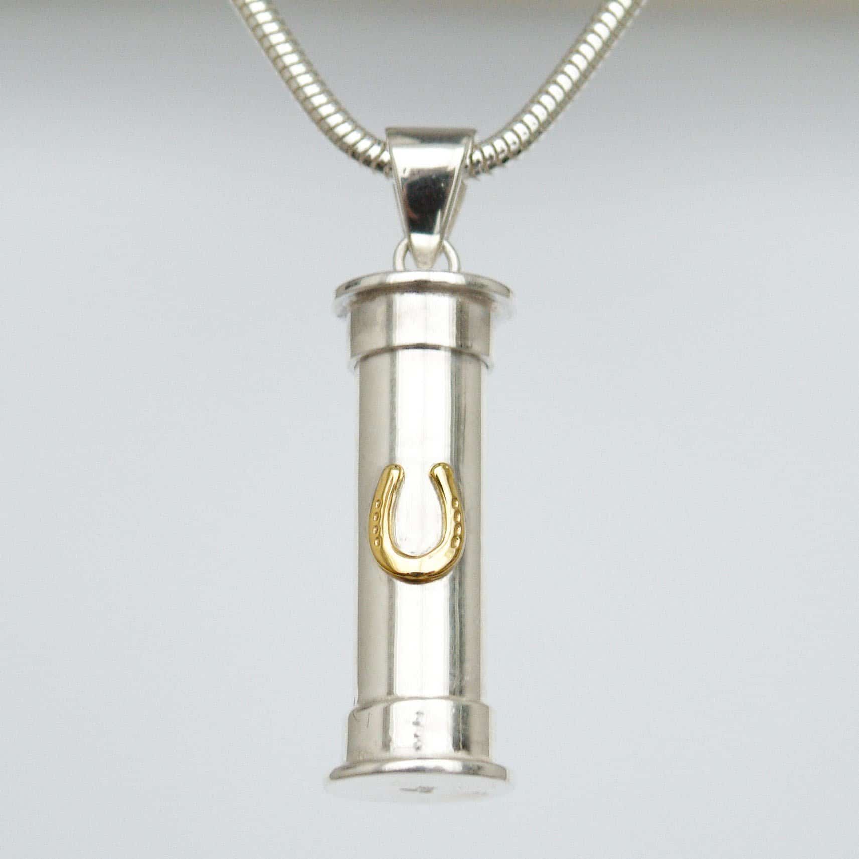 Horseshoe Memory Pendant Capsule