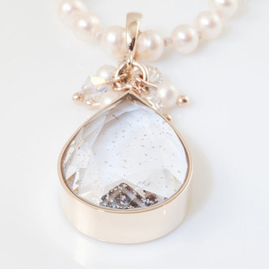 Gold Faceted Teardrop Pendant 20x25 mm, freshwater pearls/black onyx